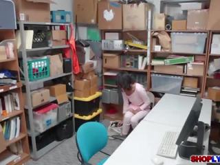 小 學院 孩兒 kat arina 亂搞 在 該 辦公室
