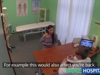 Fakehospital paslėptas cameras laimikis pacientas naudojant masažas tool už an orgazmas