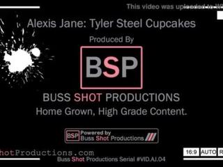 Aj.04 alexis jane & tyler steel cupcakes bussshotproductions.com visualização